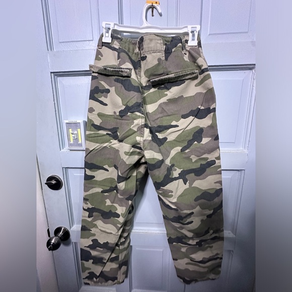 Divided - Picture 10 of 11